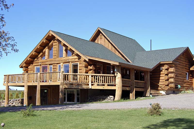 Lakeside Cedar Log Family Home | Maine Cedar Log Homes